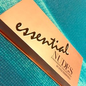 Nude eyeshadow palette